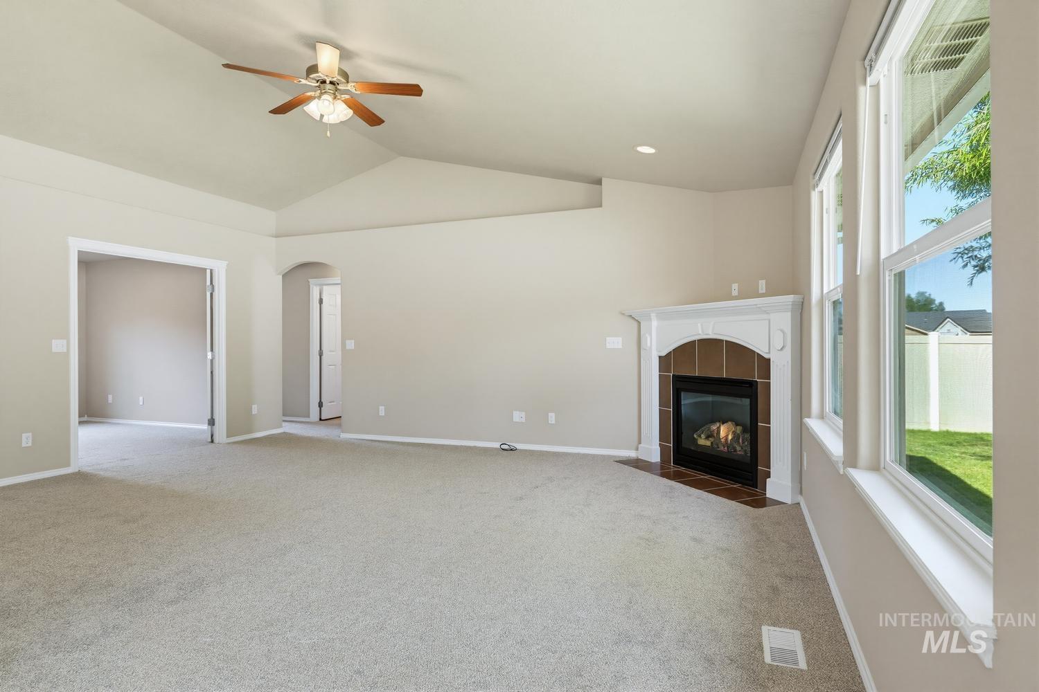 558 W Black Rock Dr, Meridian, Idaho 83646-5917, 3 Bedrooms, 2 Bathrooms, Residential For Sale, Price $465,000, 98991415