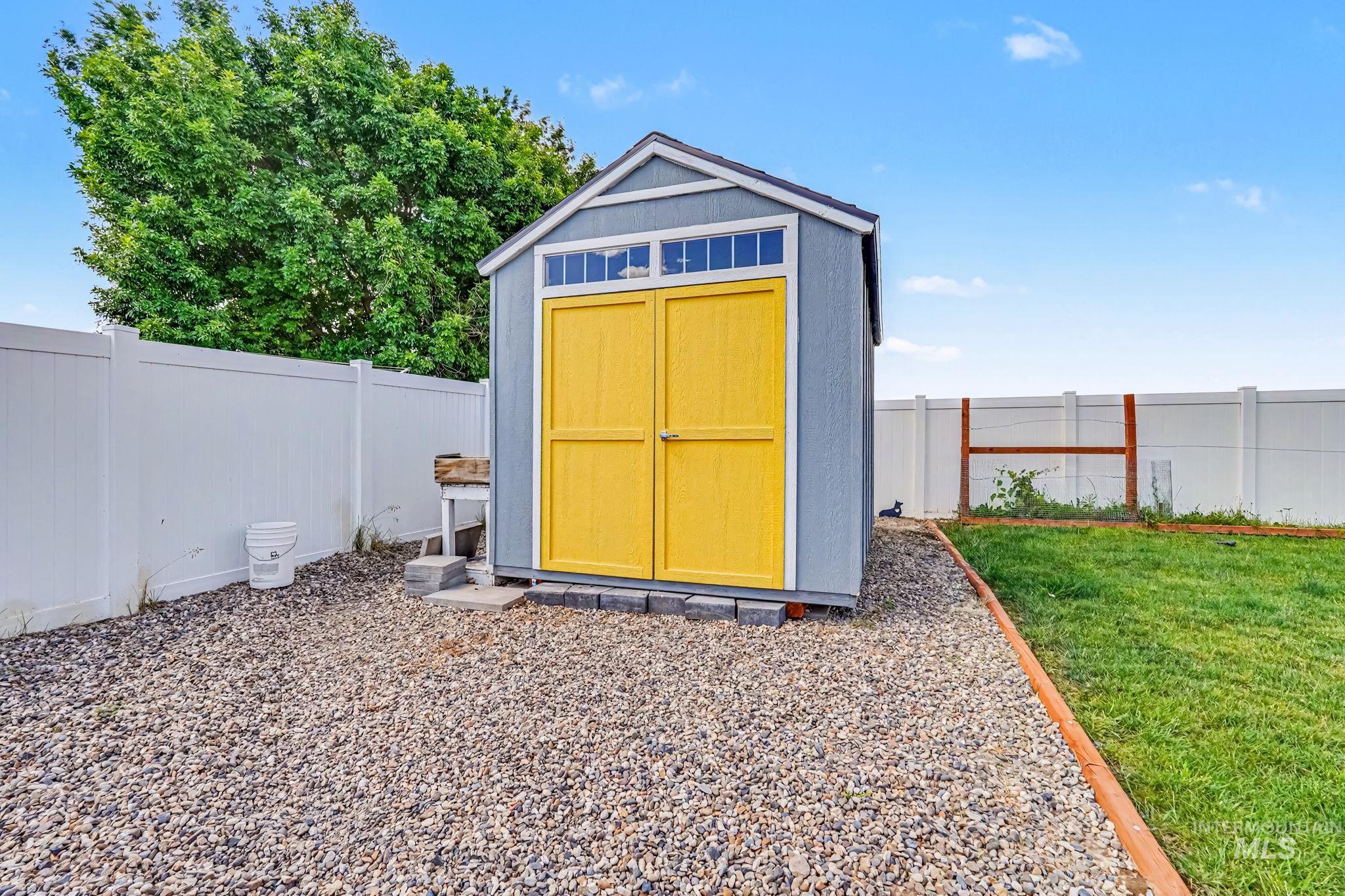 319 Maverick St., Fruitland, Idaho 83619, 4 Bedrooms, 2 Bathrooms, Residential For Sale, Price $455,000, 98991417