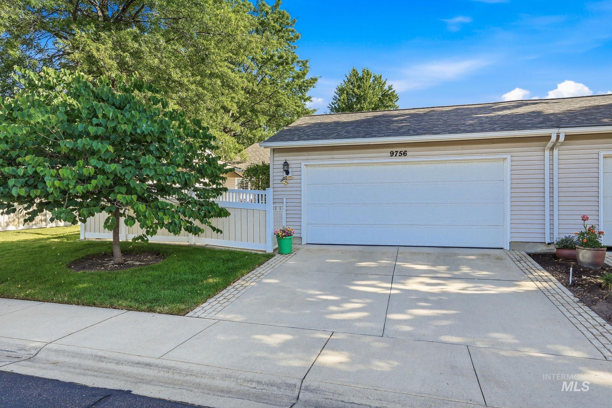 9756 W Woodland Lane, Boise, Idaho 83704, 2 Bedrooms, 2 Bathrooms, Residential For Sale, Price $399,000,MLS 98991422