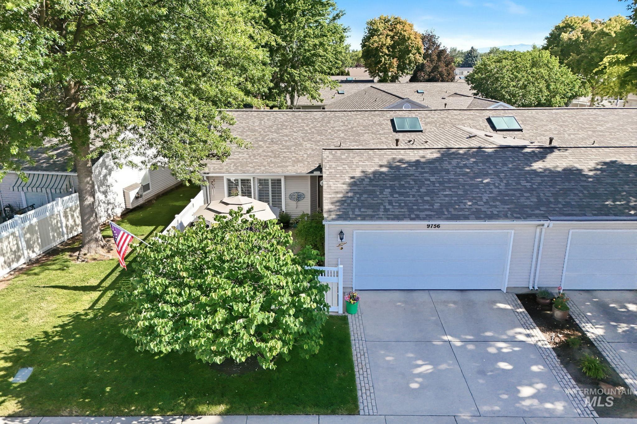 9756 W Woodland Lane, Boise, Idaho 83704, 2 Bedrooms, 2 Bathrooms, Residential For Sale, Price $399,000,MLS 98991422