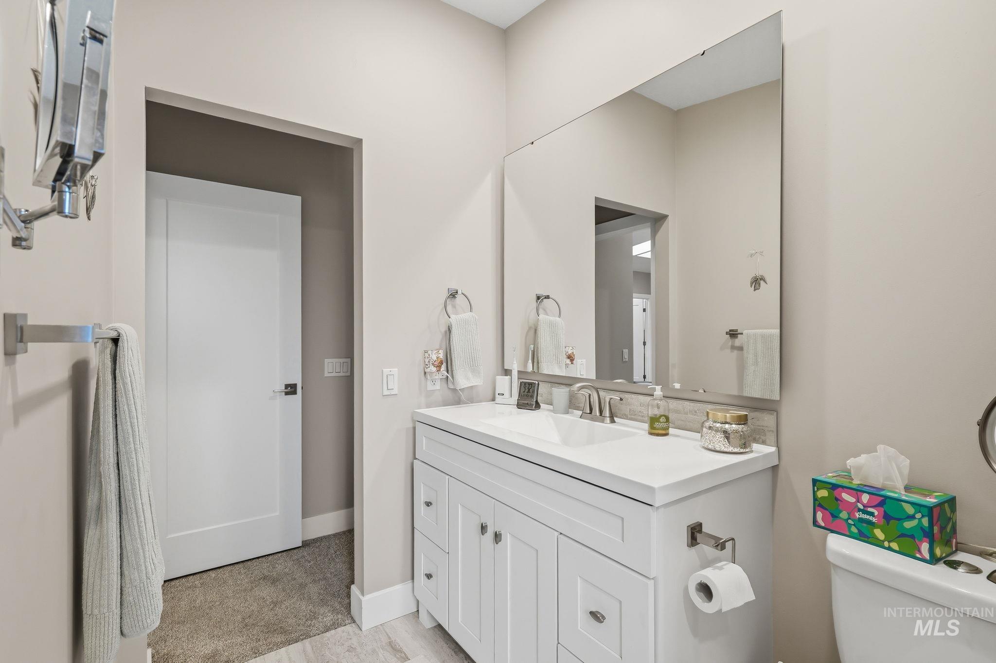 9756 W Woodland Lane, Boise, Idaho 83704, 2 Bedrooms, 2 Bathrooms, Residential For Sale, Price $399,000,MLS 98991422