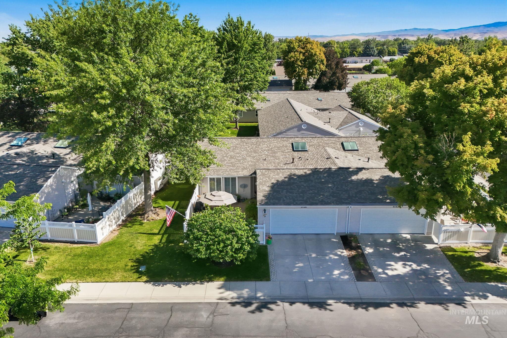 9756 W Woodland Lane, Boise, Idaho 83704, 2 Bedrooms, 2 Bathrooms, Residential For Sale, Price $399,000,MLS 98991422