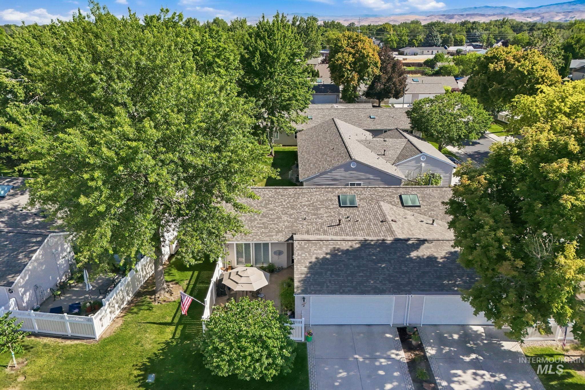 9756 W Woodland Lane, Boise, Idaho 83704, 2 Bedrooms, 2 Bathrooms, Residential For Sale, Price $399,000,MLS 98991422