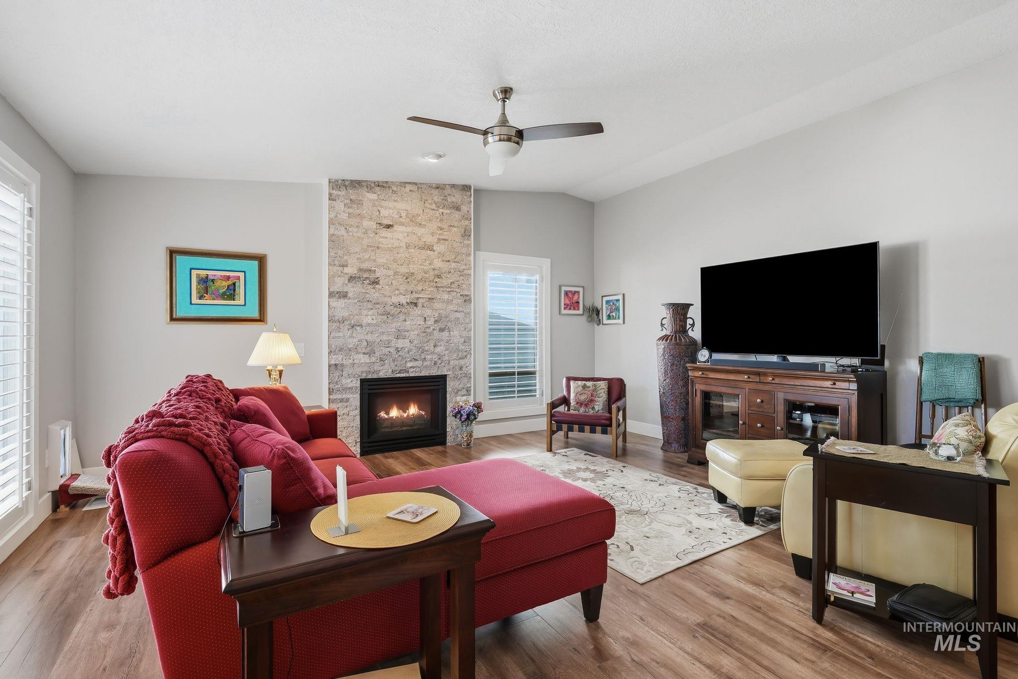 9756 W Woodland Lane, Boise, Idaho 83704, 2 Bedrooms, 2 Bathrooms, Residential For Sale, Price $399,000,MLS 98991422