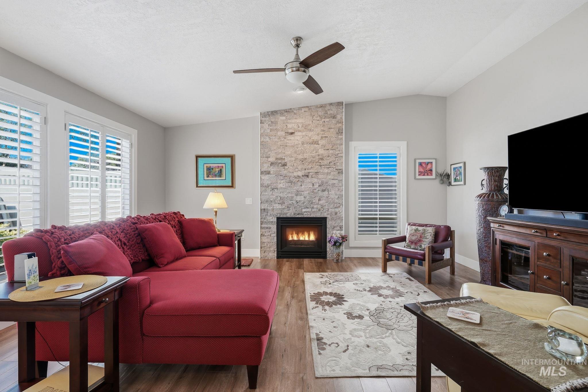 9756 W Woodland Lane, Boise, Idaho 83704, 2 Bedrooms, 2 Bathrooms, Residential For Sale, Price $399,000,MLS 98991422