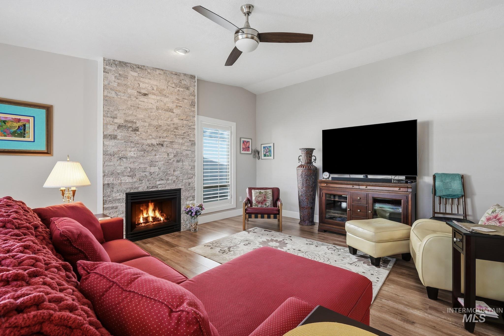 9756 W Woodland Lane, Boise, Idaho 83704, 2 Bedrooms, 2 Bathrooms, Residential For Sale, Price $399,000,MLS 98991422