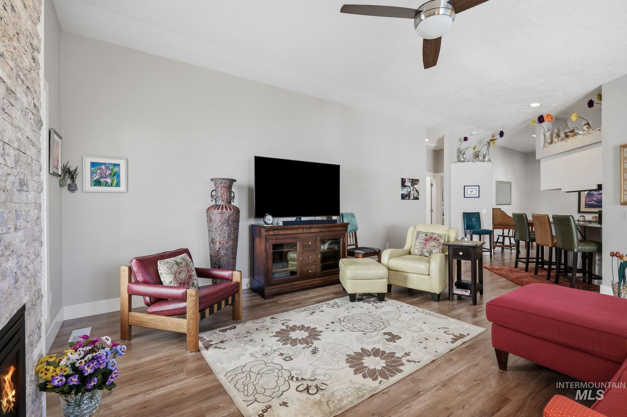 9756 W Woodland Lane, Boise, Idaho 83704, 2 Bedrooms, 2 Bathrooms, Residential For Sale, Price $399,000,MLS 98991422