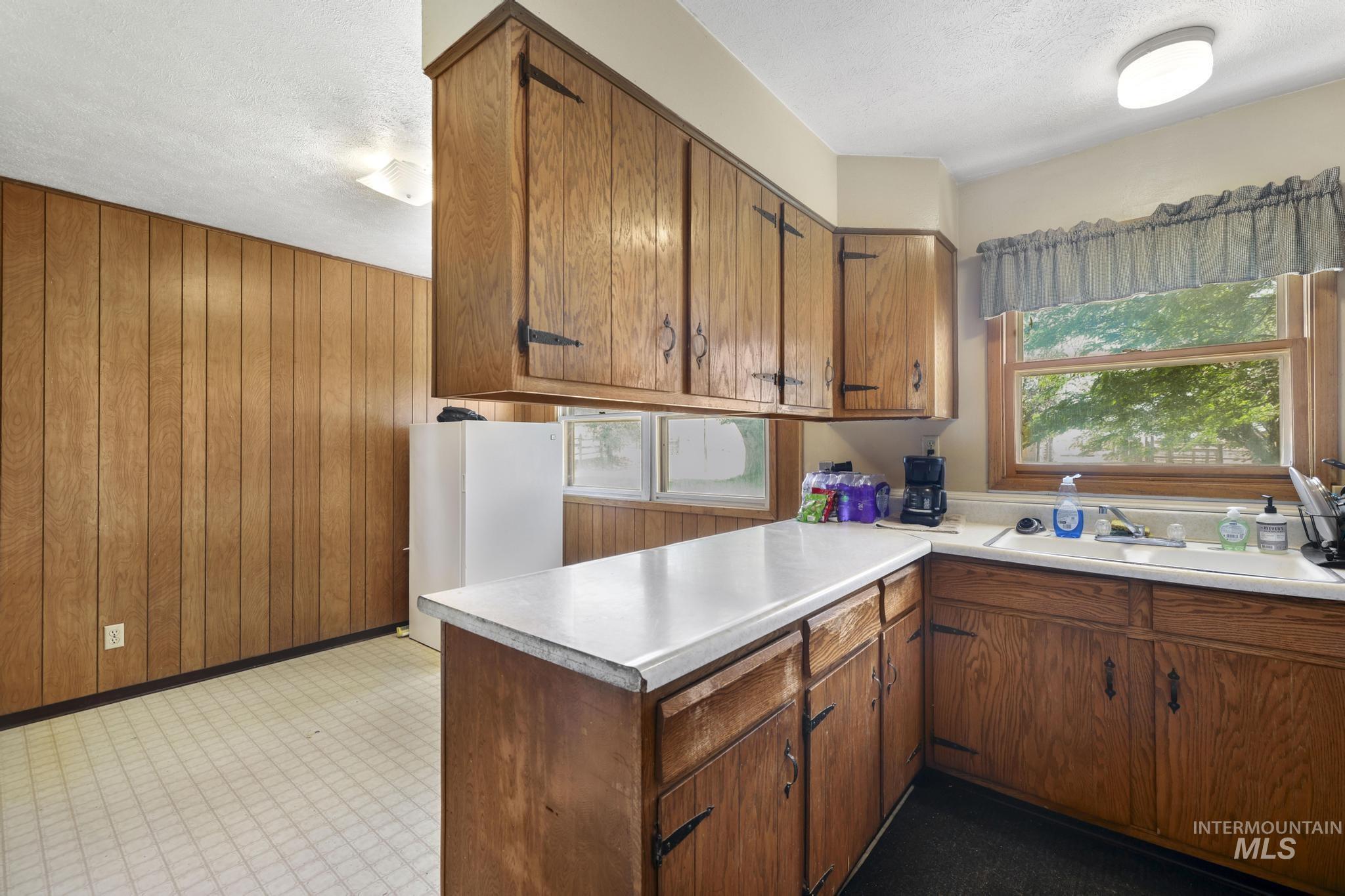 1906 S 1200 E, Bliss, Idaho 83314, 4 Bedrooms, 2 Bathrooms, Residential For Sale, Price $335,000,MLS 98991423