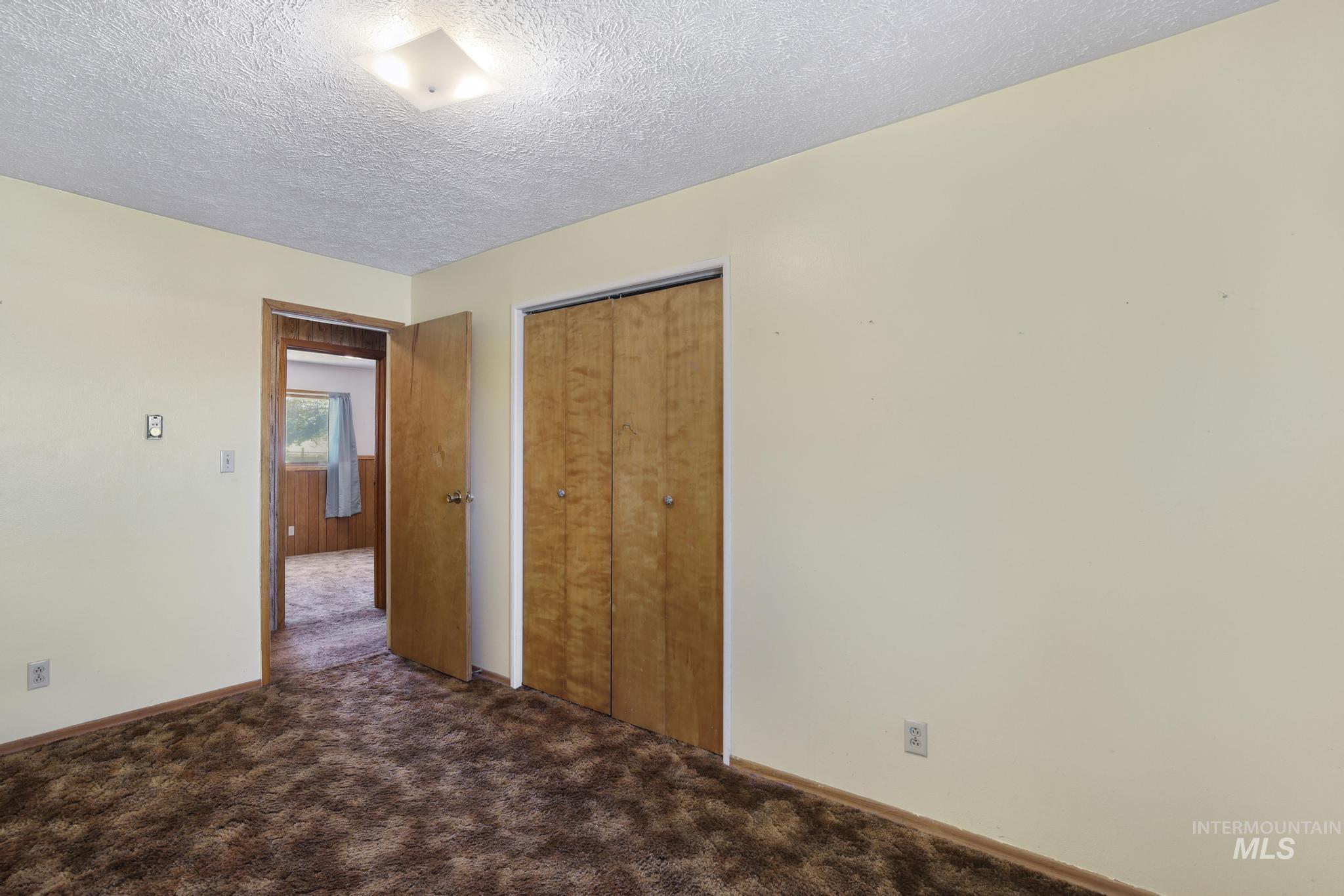 1906 S 1200 E, Bliss, Idaho 83314, 4 Bedrooms, 2 Bathrooms, Residential For Sale, Price $335,000,MLS 98991423