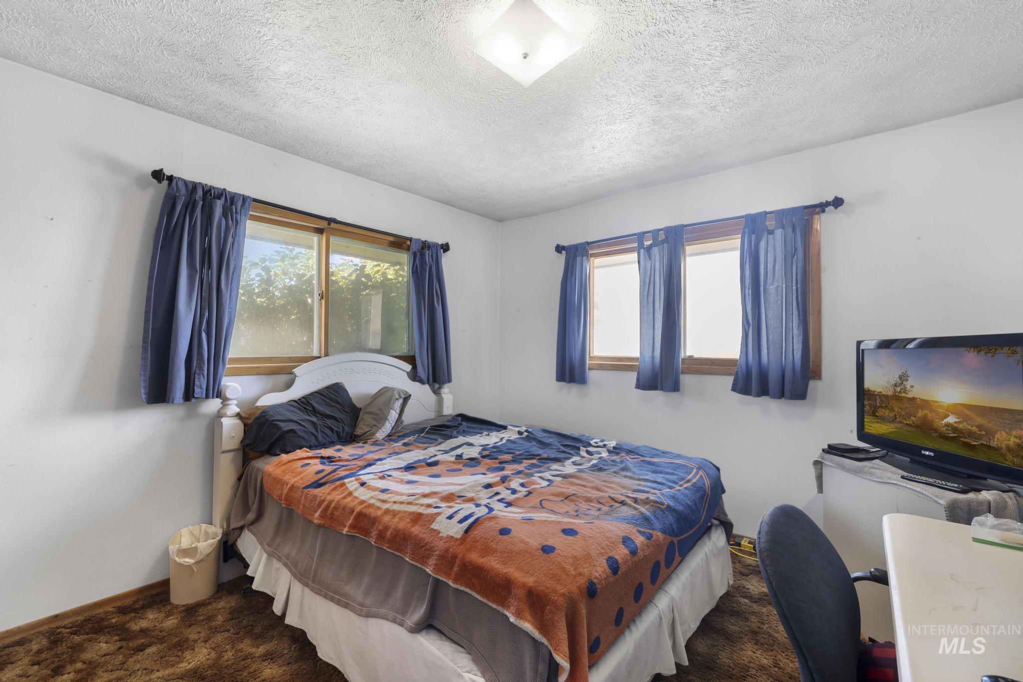 1906 S 1200 E, Bliss, Idaho 83314, 4 Bedrooms, 2 Bathrooms, Residential For Sale, Price $335,000,MLS 98991423