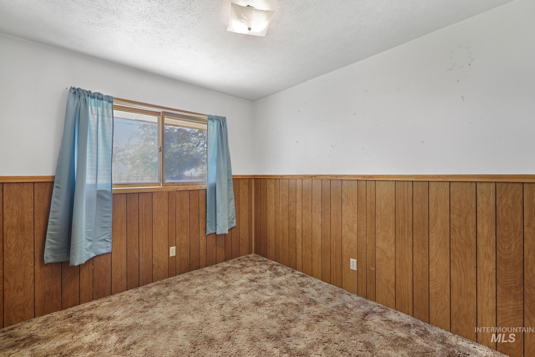 1906 S 1200 E, Bliss, Idaho 83314, 4 Bedrooms, 2 Bathrooms, Residential For Sale, Price $335,000,MLS 98991423