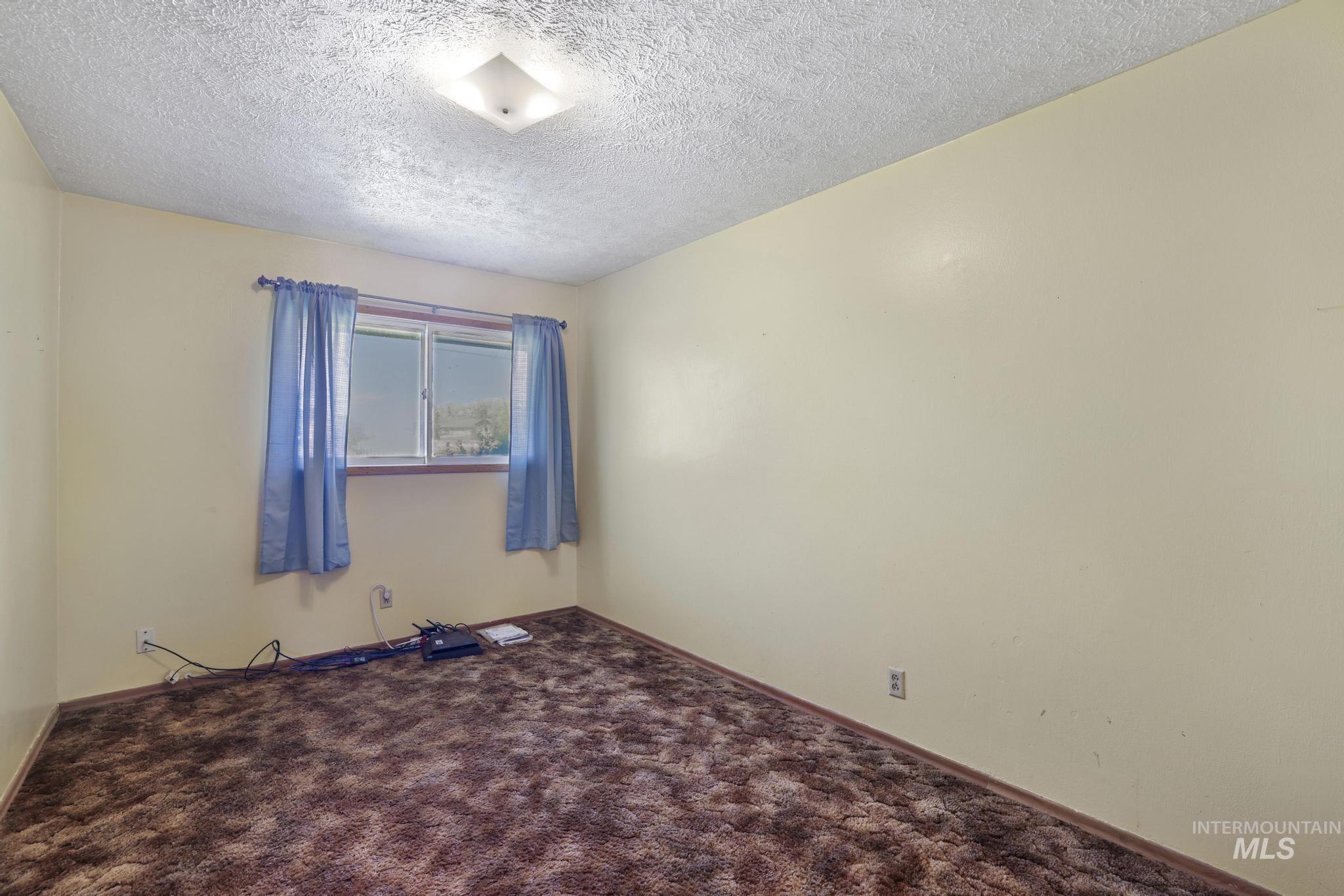 1906 S 1200 E, Bliss, Idaho 83314, 4 Bedrooms, 2 Bathrooms, Residential For Sale, Price $335,000,MLS 98991423