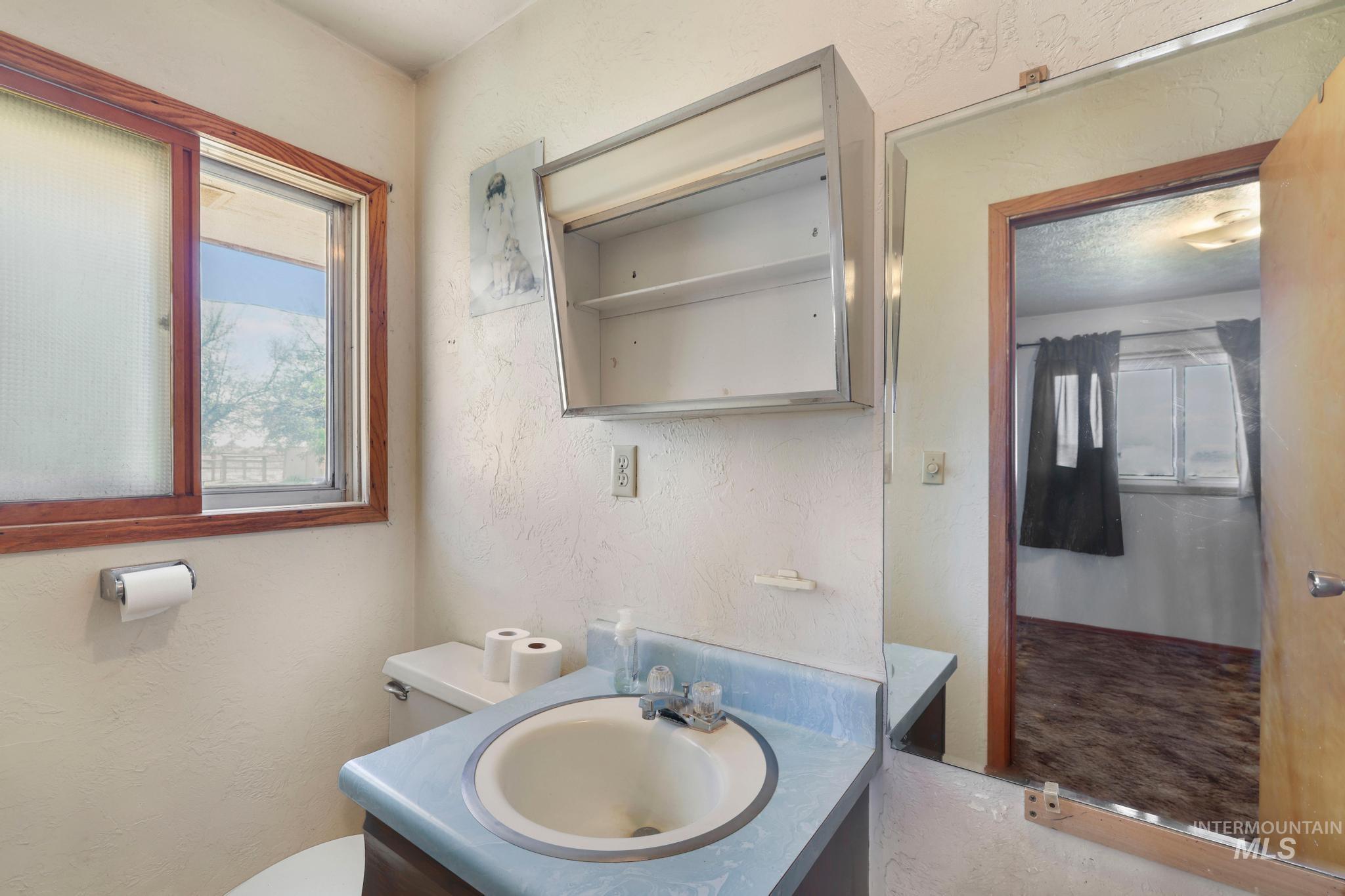 1906 S 1200 E, Bliss, Idaho 83314, 4 Bedrooms, 2 Bathrooms, Residential For Sale, Price $335,000,MLS 98991423