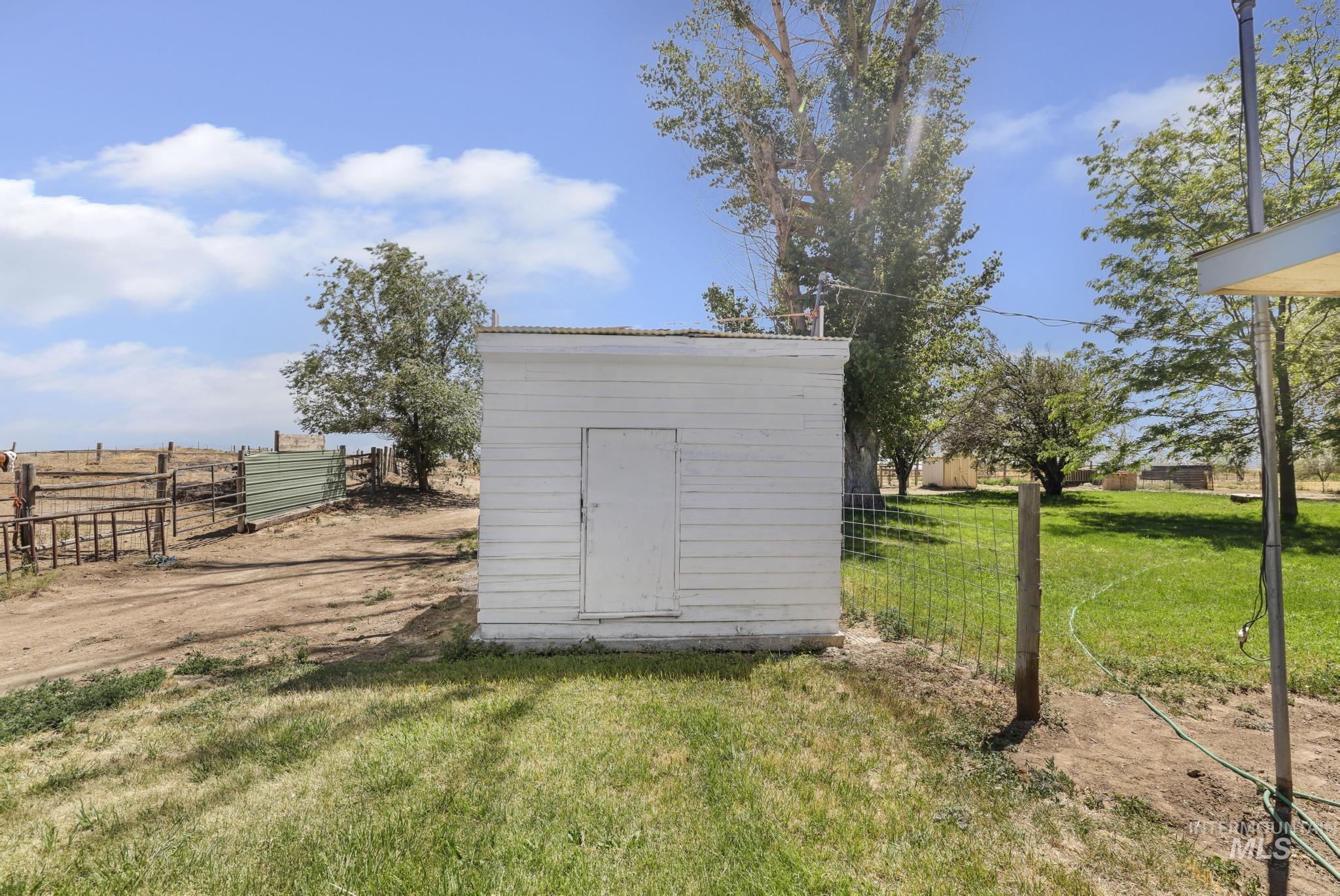1906 S 1200 E, Bliss, Idaho 83314, 4 Bedrooms, 2 Bathrooms, Residential For Sale, Price $335,000,MLS 98991423