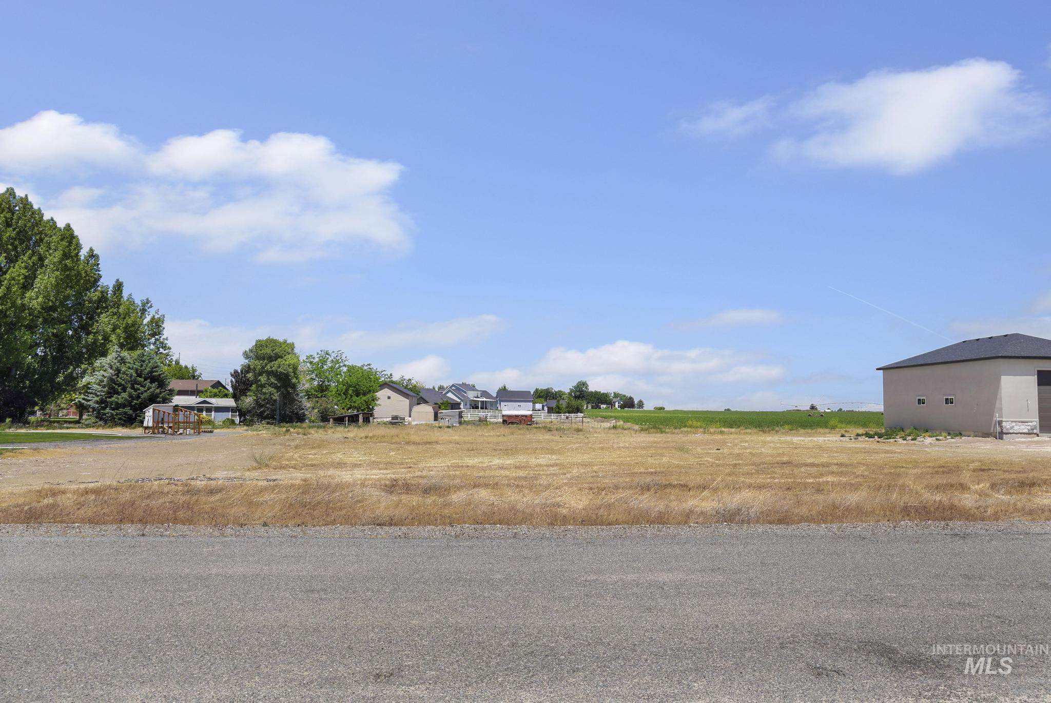 1906 S 1200 E, Bliss, Idaho 83314, 4 Bedrooms, 2 Bathrooms, Residential For Sale, Price $335,000,MLS 98991423