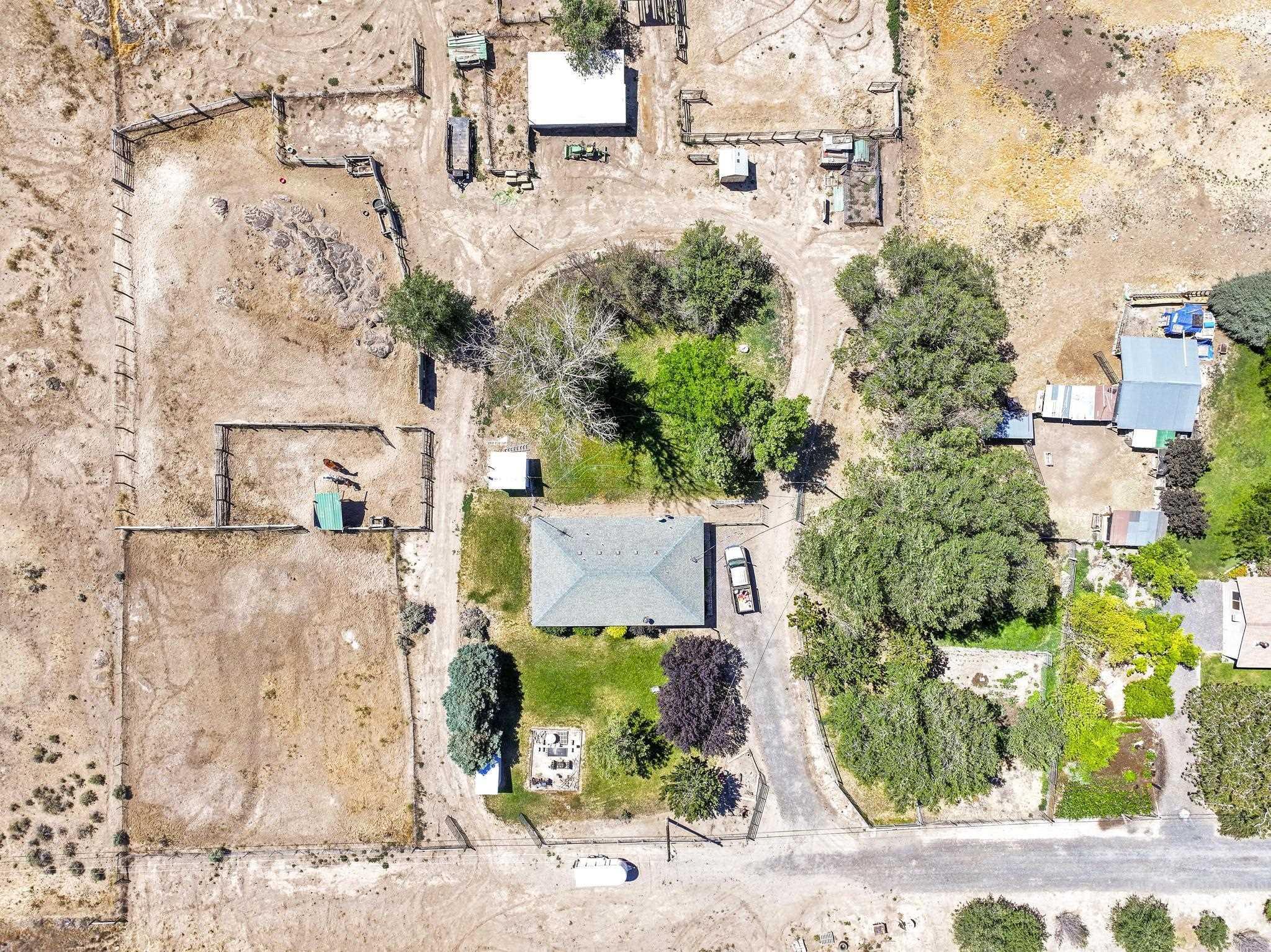 1906 S 1200 E, Bliss, Idaho 83314, 4 Bedrooms, 2 Bathrooms, Residential For Sale, Price $335,000, 98991423