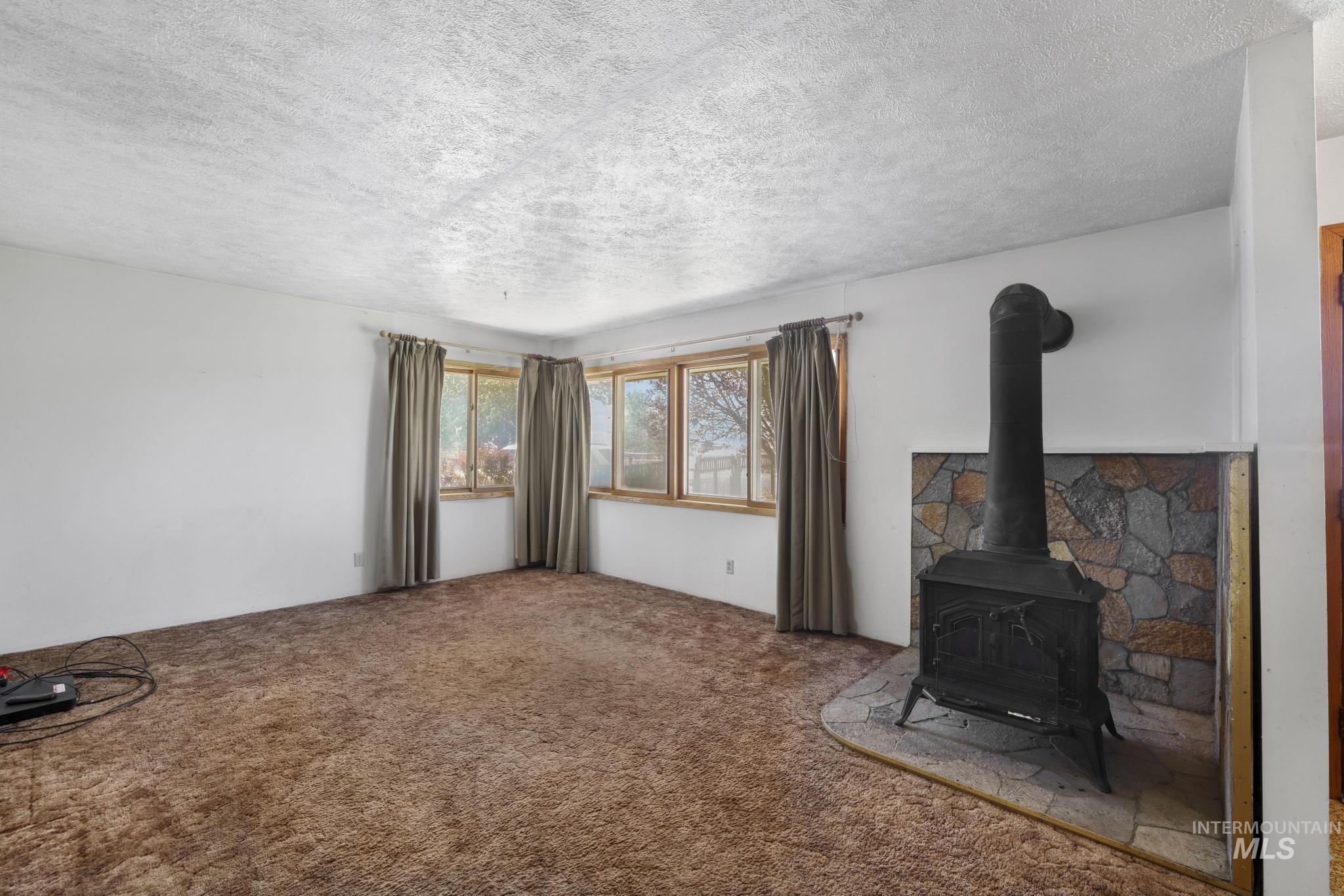 1906 S 1200 E, Bliss, Idaho 83314, 4 Bedrooms, 2 Bathrooms, Residential For Sale, Price $335,000,MLS 98991423