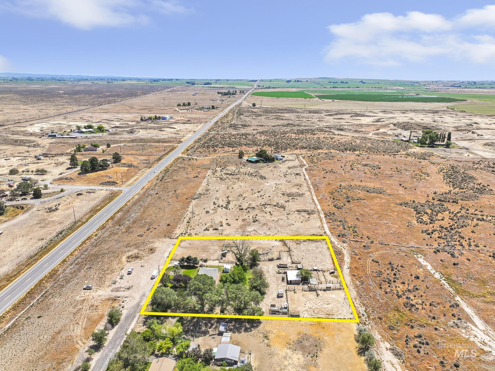1906 S 1200 E, Bliss, Idaho 83314, 4 Bedrooms, 2 Bathrooms, Residential For Sale, Price $335,000, 98991423