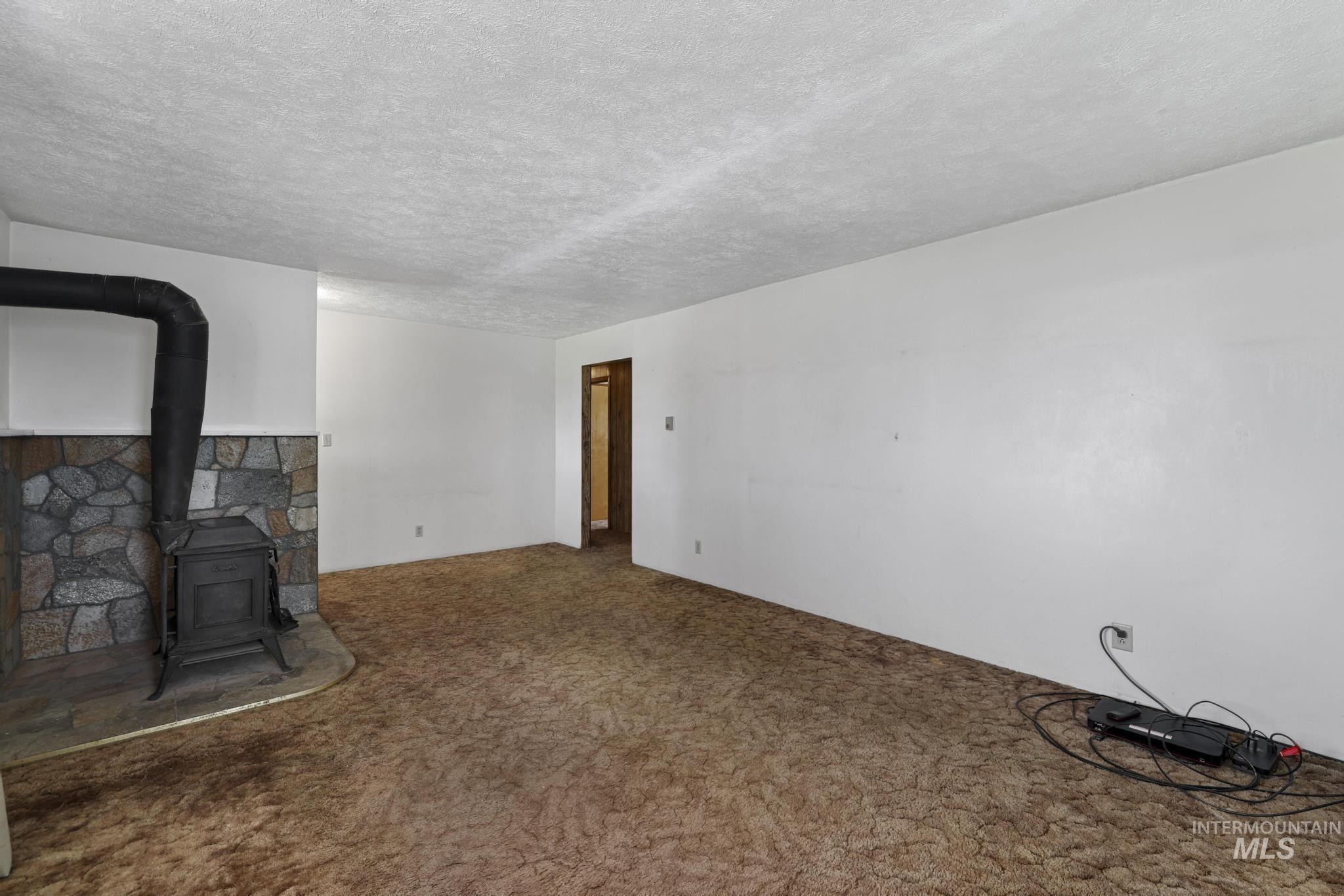 1906 S 1200 E, Bliss, Idaho 83314, 4 Bedrooms, 2 Bathrooms, Residential For Sale, Price $335,000,MLS 98991423