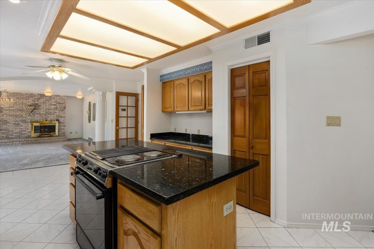 1672 Briarwood Ln, Twin Falls, Idaho 83301-8707, 3 Bedrooms, 3 Bathrooms, Residential For Sale, Price $820,000,MLS 98991427
