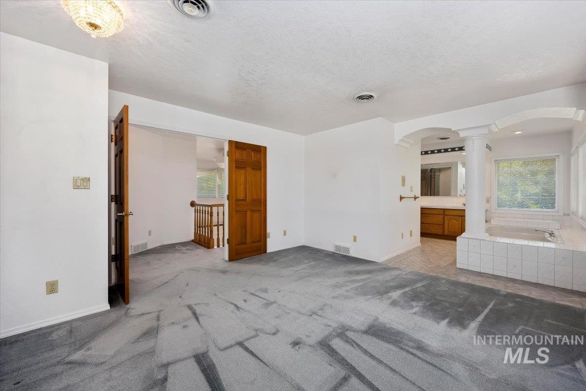 1672 Briarwood Ln, Twin Falls, Idaho 83301-8707, 3 Bedrooms, 3 Bathrooms, Residential For Sale, Price $820,000,MLS 98991427