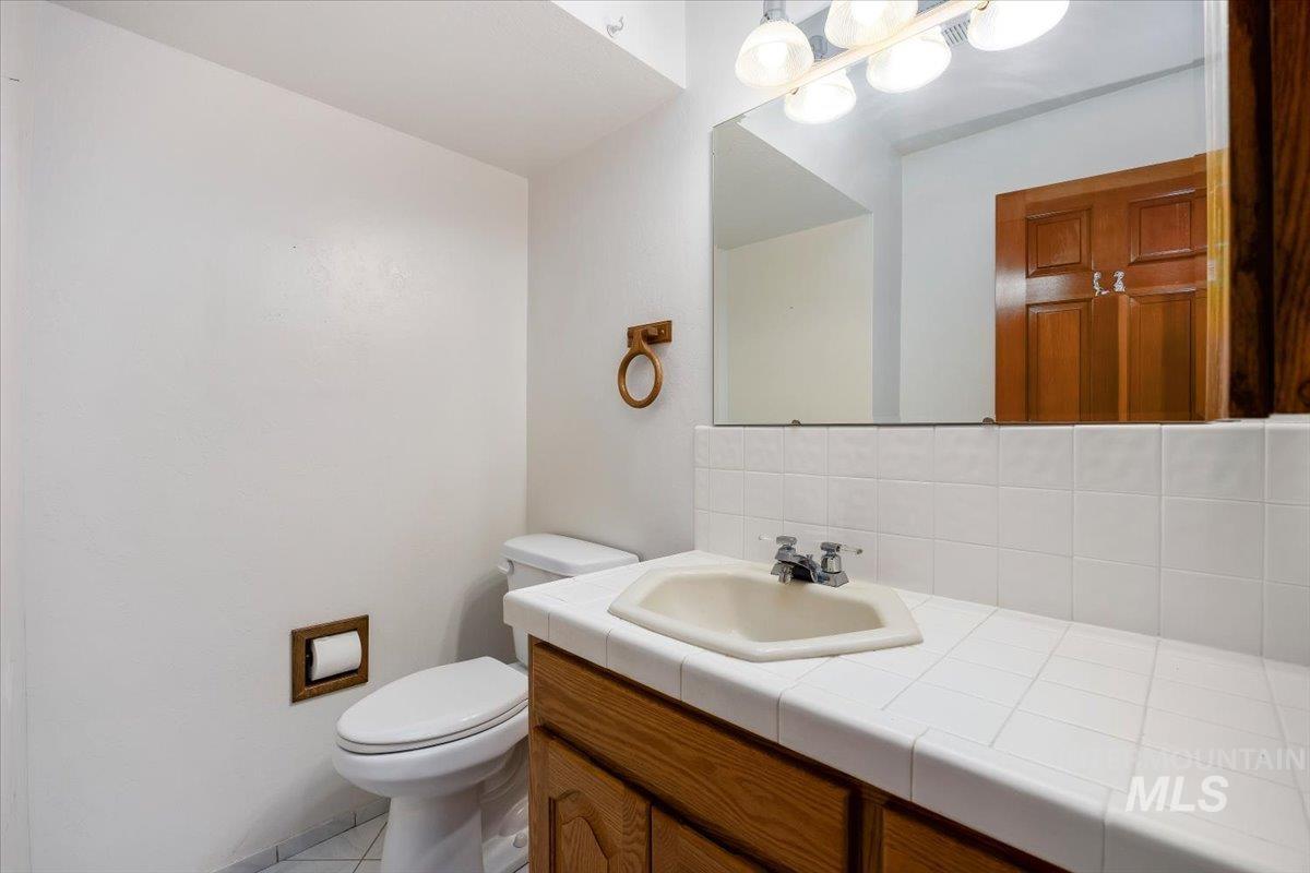 1672 Briarwood Ln, Twin Falls, Idaho 83301-8707, 3 Bedrooms, 3 Bathrooms, Residential For Sale, Price $820,000,MLS 98991427
