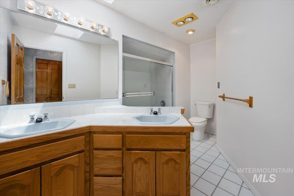 1672 Briarwood Ln, Twin Falls, Idaho 83301-8707, 3 Bedrooms, 3 Bathrooms, Residential For Sale, Price $820,000,MLS 98991427