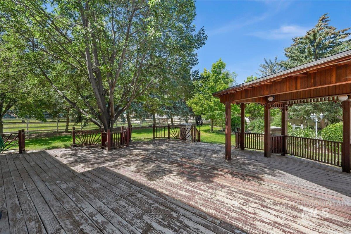 1672 Briarwood Ln, Twin Falls, Idaho 83301-8707, 3 Bedrooms, 3 Bathrooms, Residential For Sale, Price $820,000,MLS 98991427