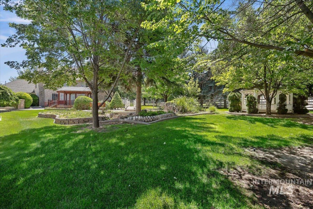 1672 Briarwood Ln, Twin Falls, Idaho 83301-8707, 3 Bedrooms, 3 Bathrooms, Residential For Sale, Price $820,000,MLS 98991427