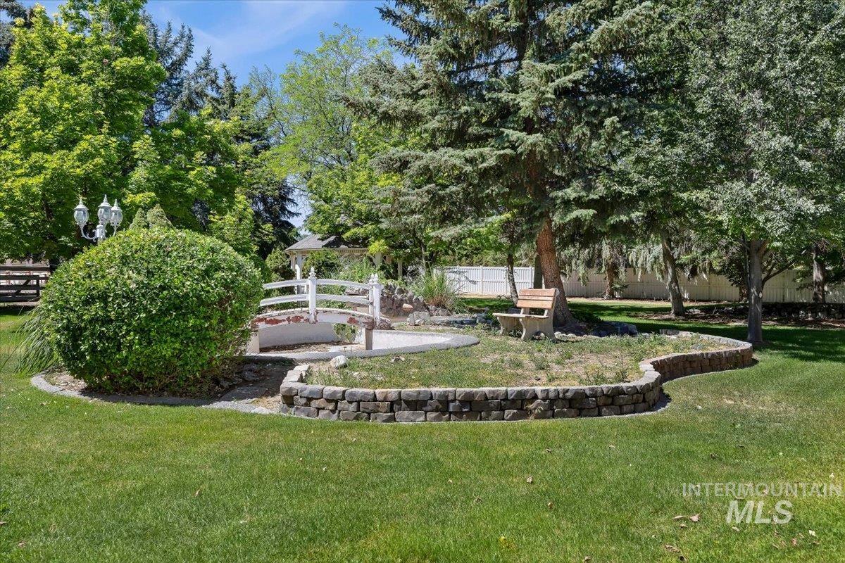 1672 Briarwood Ln, Twin Falls, Idaho 83301-8707, 3 Bedrooms, 3 Bathrooms, Residential For Sale, Price $820,000,MLS 98991427