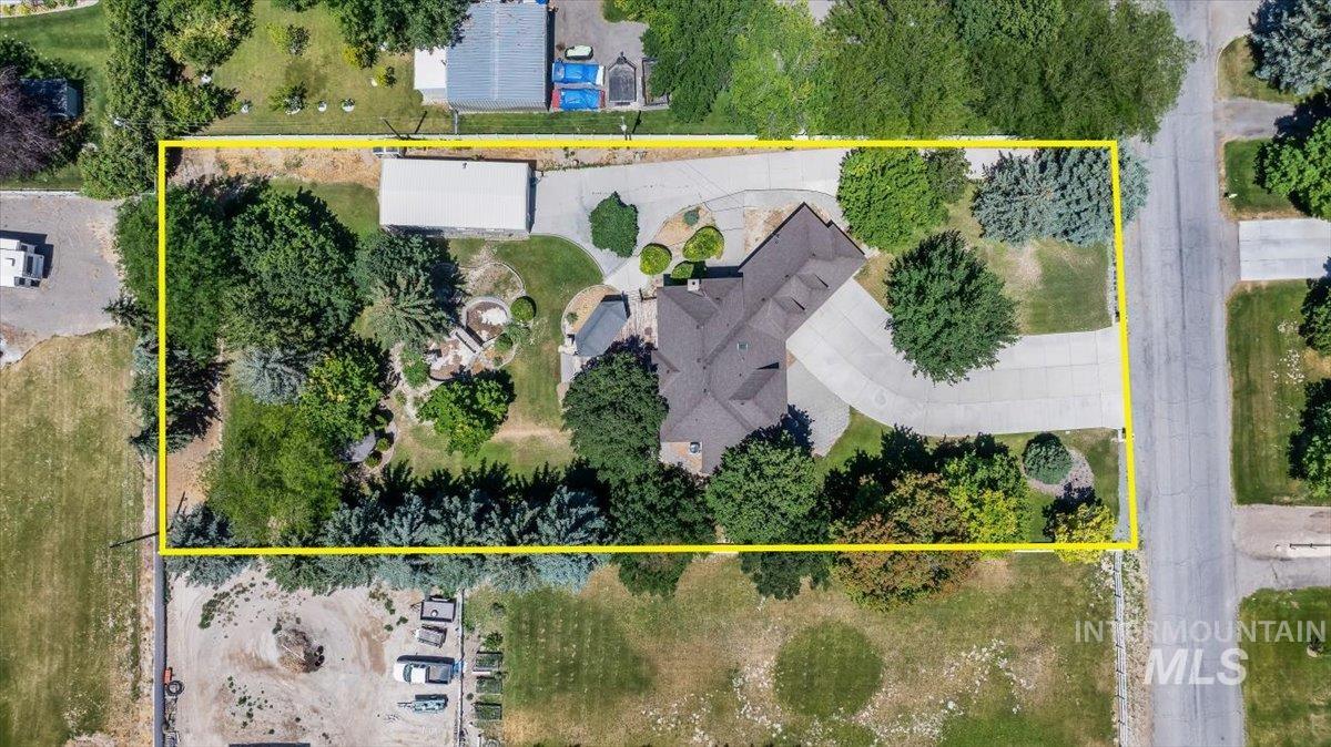 1672 Briarwood Ln, Twin Falls, Idaho 83301-8707, 3 Bedrooms, 3 Bathrooms, Residential For Sale, Price $820,000,MLS 98991427