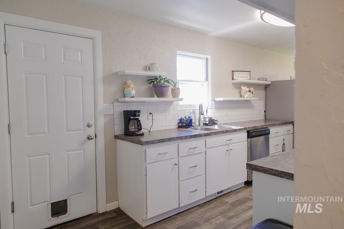 1404 Rochester, Caldwell, Idaho 83605, 3 Bedrooms, 2 Bathrooms, Residential For Sale, Price $420,000,MLS 98991429