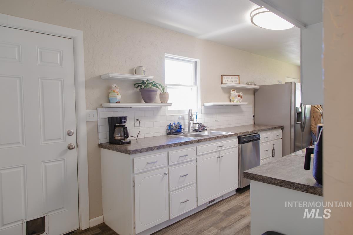 1404 Rochester, Caldwell, Idaho 83605, 3 Bedrooms, 2 Bathrooms, Residential For Sale, Price $420,000,MLS 98991429