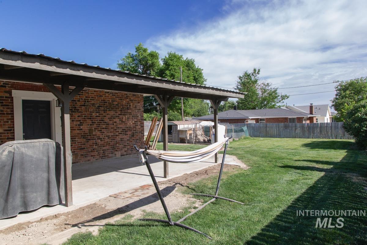 1404 Rochester, Caldwell, Idaho 83605, 3 Bedrooms, 2 Bathrooms, Residential For Sale, Price $420,000,MLS 98991429