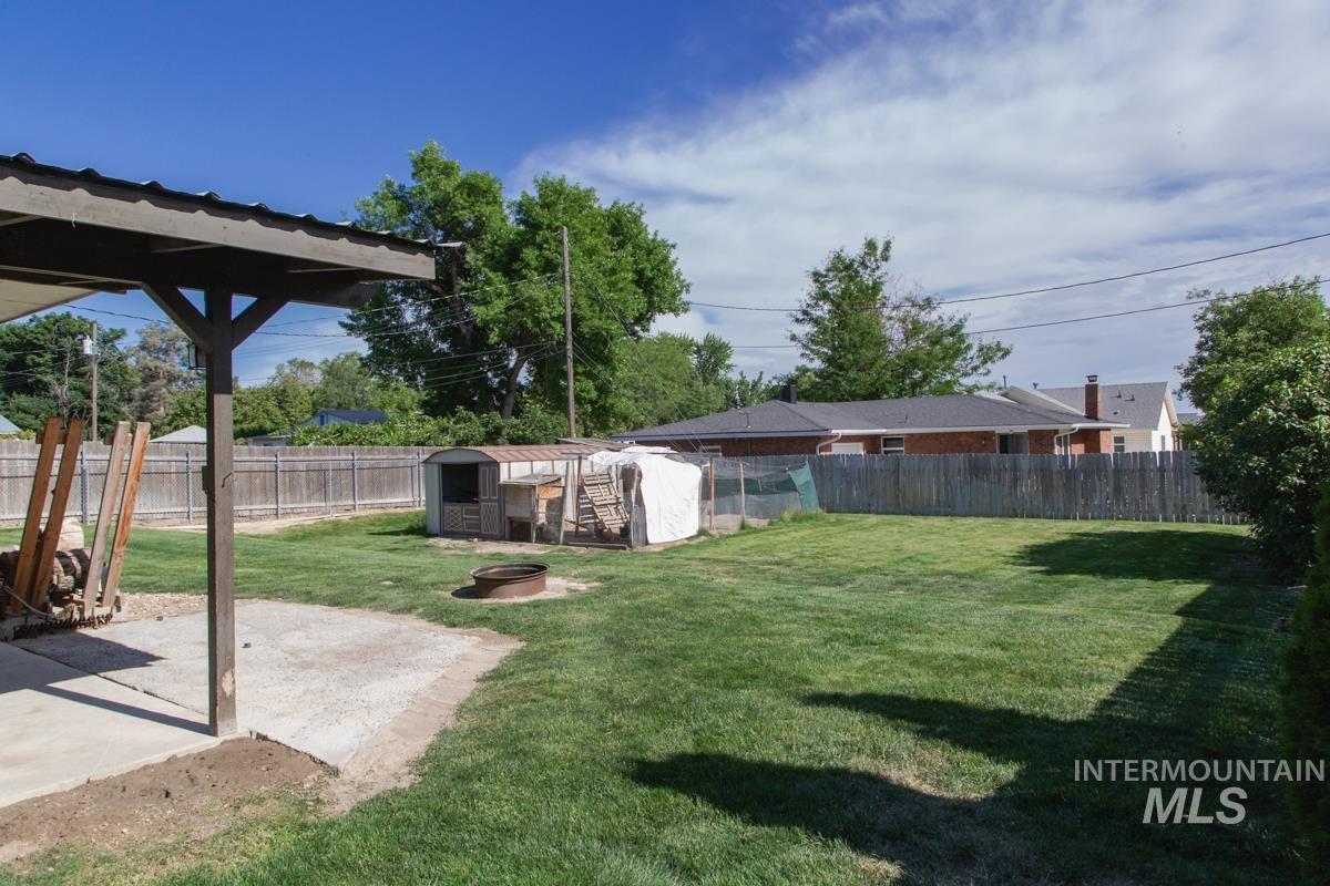 1404 Rochester, Caldwell, Idaho 83605, 3 Bedrooms, 2 Bathrooms, Residential For Sale, Price $420,000,MLS 98991429