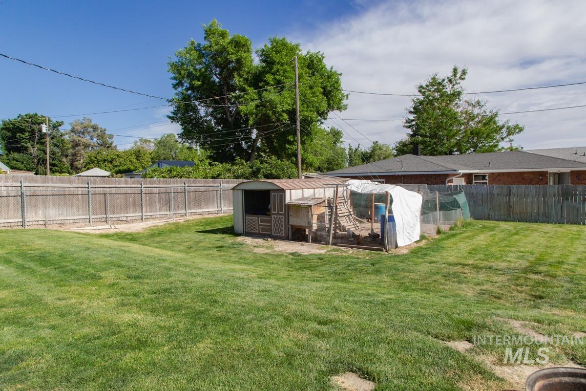 1404 Rochester, Caldwell, Idaho 83605, 3 Bedrooms, 2 Bathrooms, Residential For Sale, Price $420,000,MLS 98991429