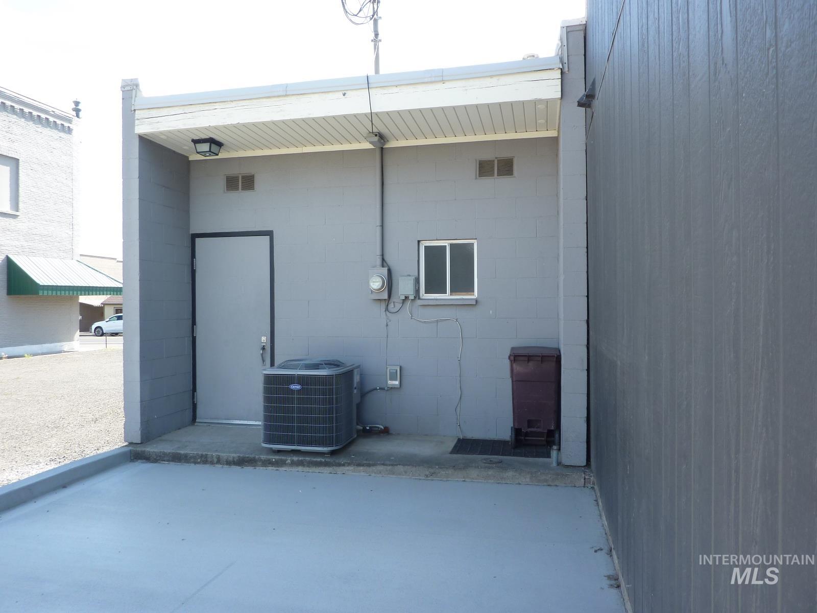 828 6th Street, Clarkston, Washington 99403-2914, Business/Commercial For Sale, Price $143,500,MLS 98991432