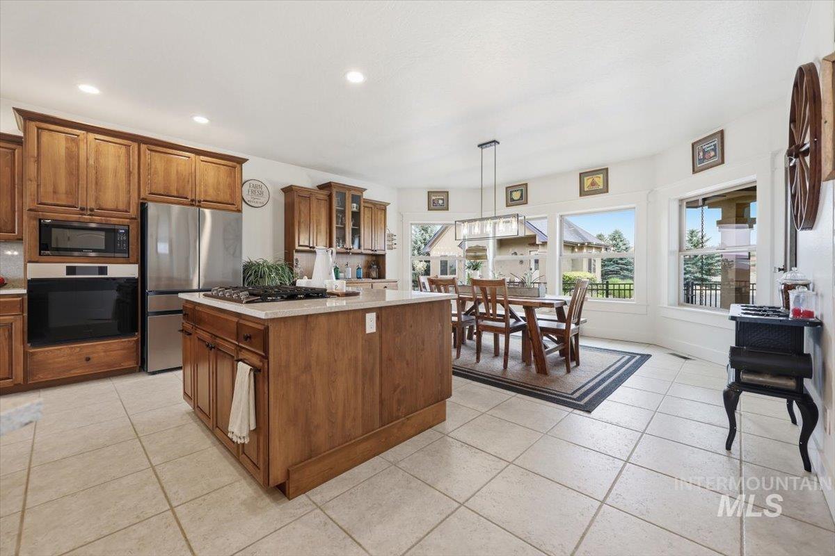 5975 N Highplace Ln, Star, Idaho 83669, 4 Bedrooms, 3.5 Bathrooms, Residential For Sale, Price $1,875,000,MLS 98991434
