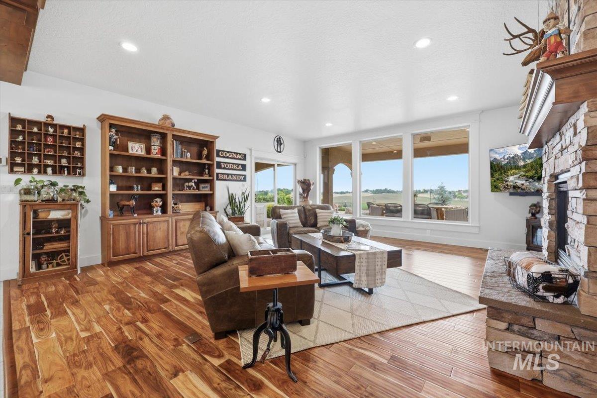 5975 N Highplace Ln, Star, Idaho 83669, 4 Bedrooms, 3.5 Bathrooms, Residential For Sale, Price $1,875,000,MLS 98991434