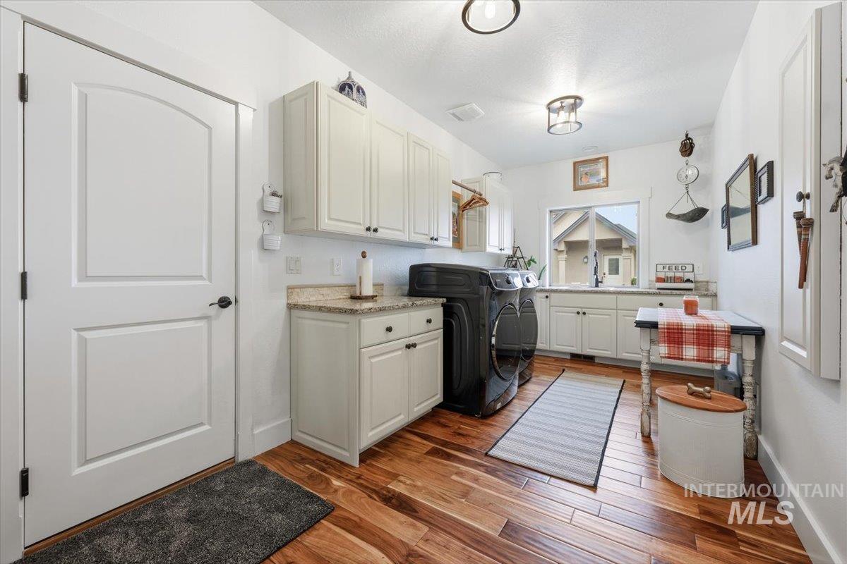 5975 N Highplace Ln, Star, Idaho 83669, 4 Bedrooms, 3.5 Bathrooms, Residential For Sale, Price $1,875,000,MLS 98991434