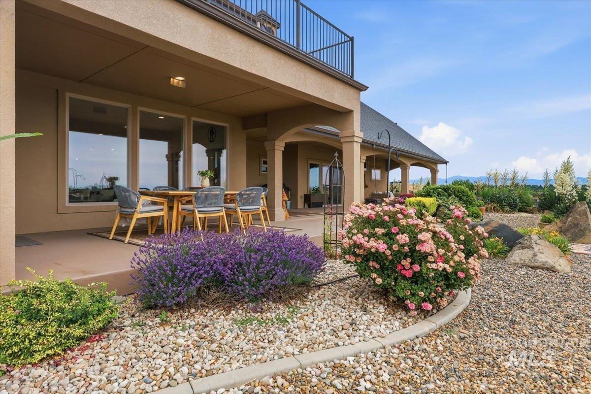 5975 N Highplace Ln, Star, Idaho 83669, 4 Bedrooms, 3.5 Bathrooms, Residential For Sale, Price $1,875,000,MLS 98991434