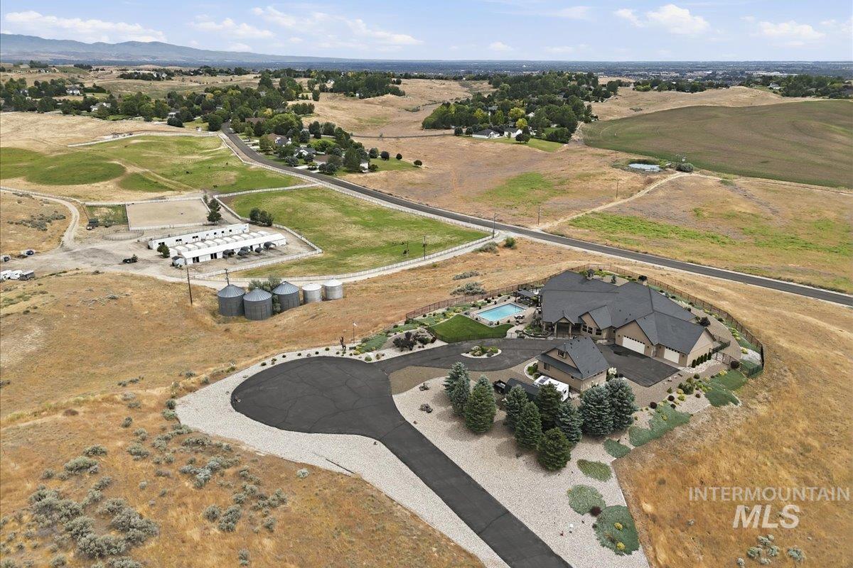 5975 N Highplace Ln, Star, Idaho 83669, 4 Bedrooms, 3.5 Bathrooms, Residential For Sale, Price $1,875,000,MLS 98991434