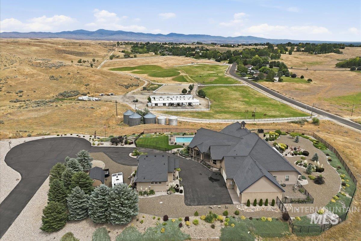 5975 N Highplace Ln, Star, Idaho 83669, 4 Bedrooms, 3.5 Bathrooms, Residential For Sale, Price $1,875,000,MLS 98991434