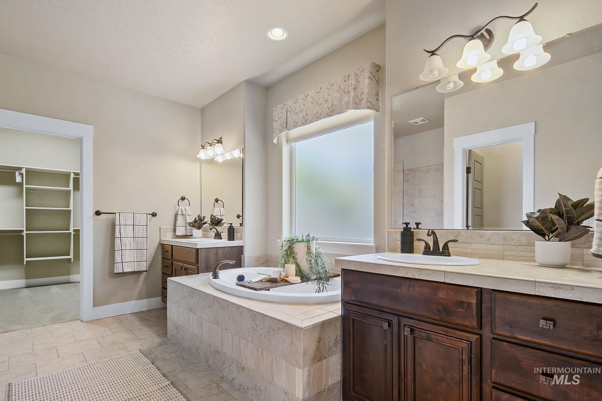 17819 N Kirkhill Way, Boise, Idaho 83714, 4 Bedrooms, 3.5 Bathrooms, Residential For Sale, Price $935,000,MLS 98991436