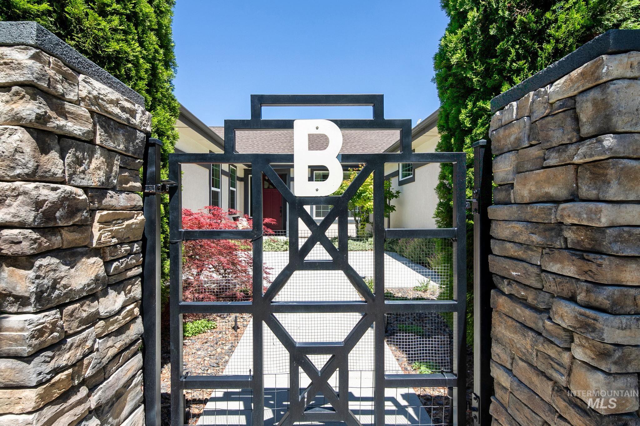 17819 N Kirkhill Way, Boise, Idaho 83714, 4 Bedrooms, 3.5 Bathrooms, Residential For Sale, Price $935,000,MLS 98991436