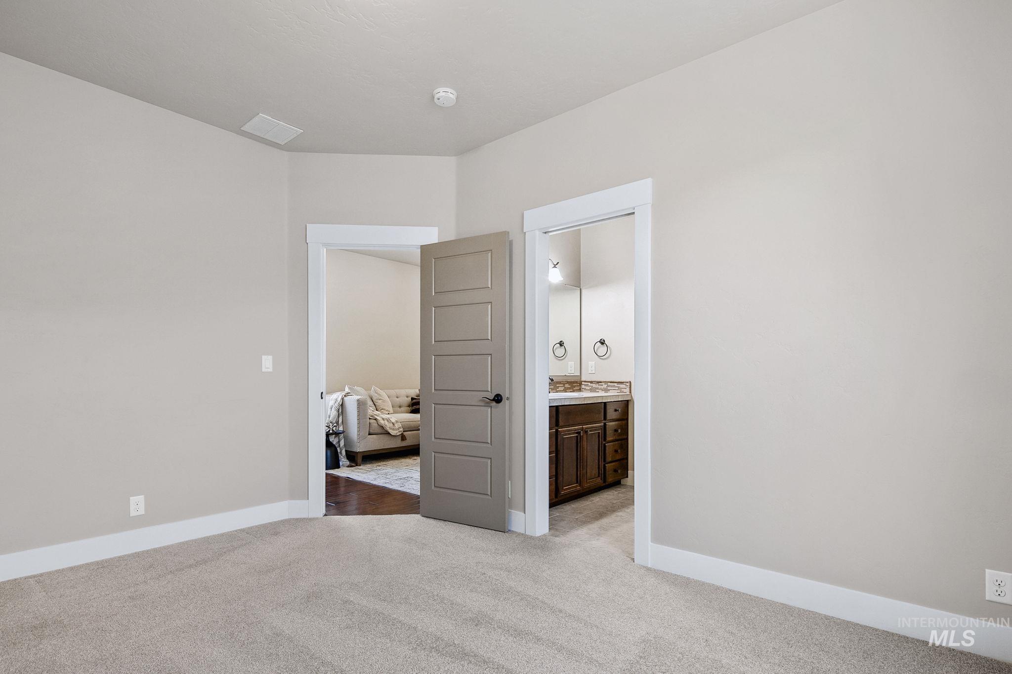 17819 N Kirkhill Way, Boise, Idaho 83714, 4 Bedrooms, 3.5 Bathrooms, Residential For Sale, Price $935,000,MLS 98991436