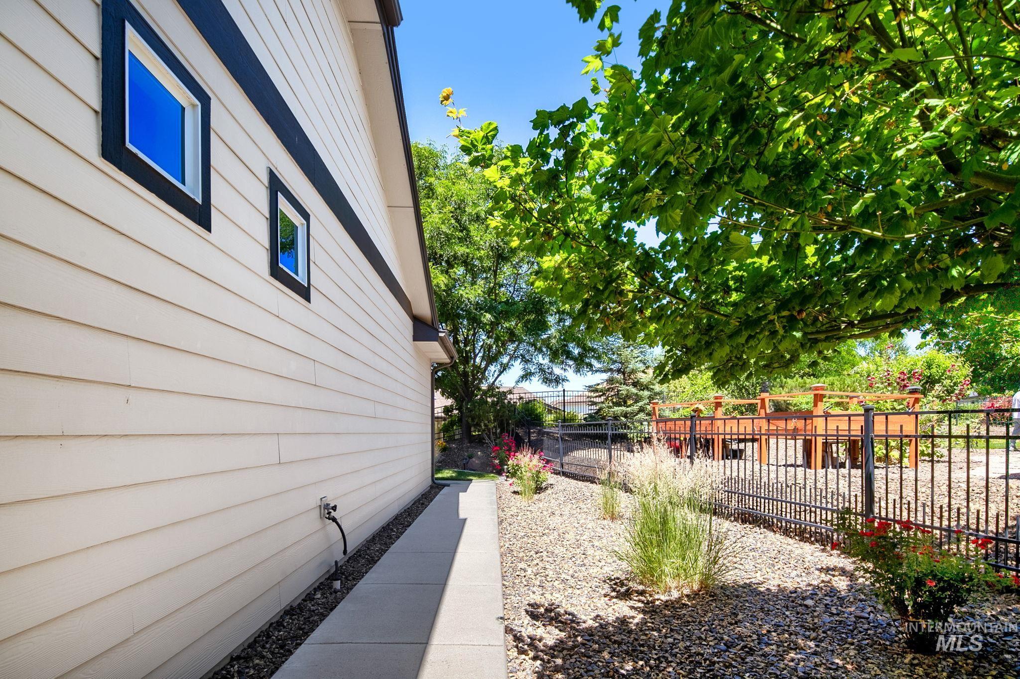 17819 N Kirkhill Way, Boise, Idaho 83714, 4 Bedrooms, 3.5 Bathrooms, Residential For Sale, Price $935,000,MLS 98991436