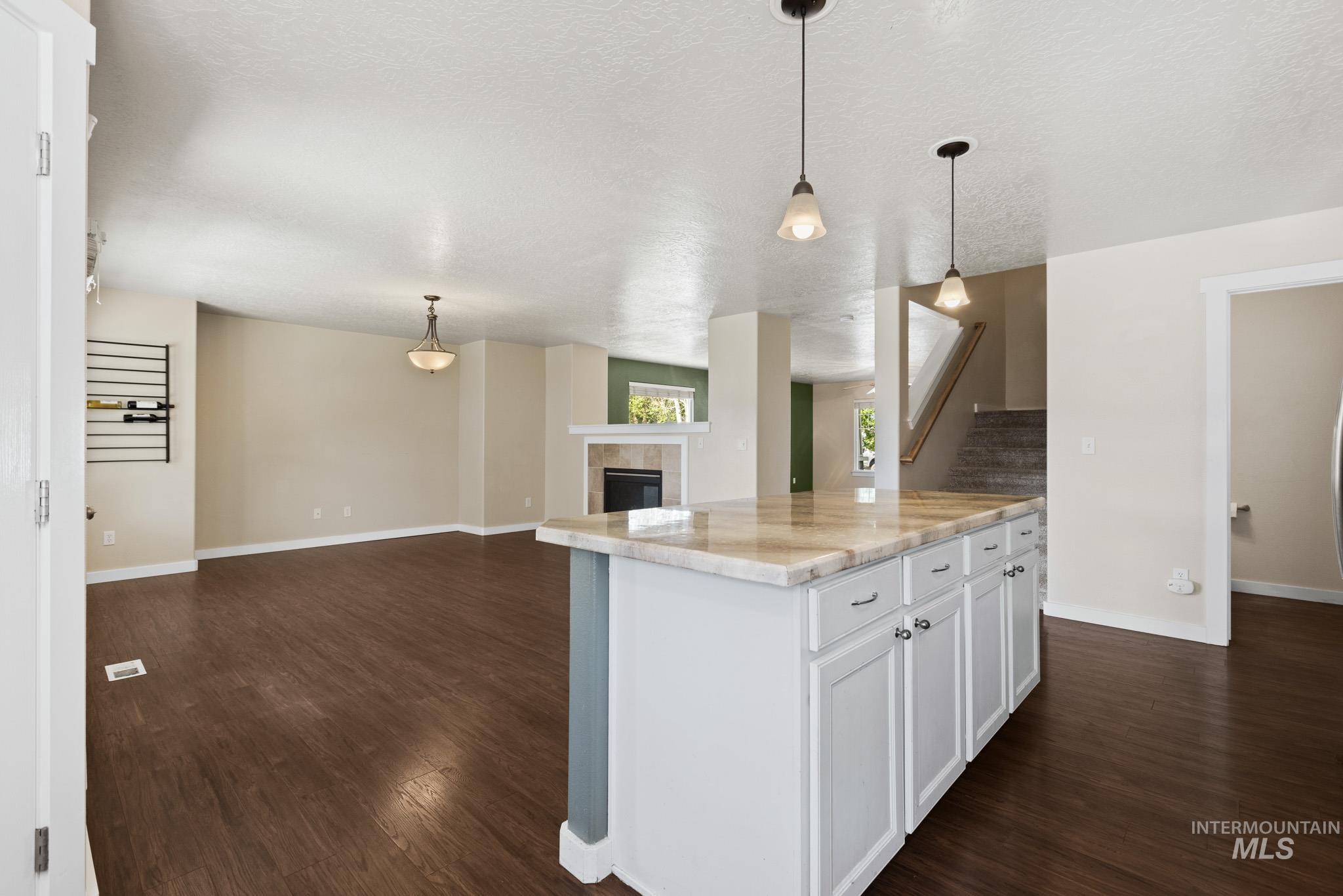 926 N Oxwich Ave, Meridian, Idaho 83642, 5 Bedrooms, 2.5 Bathrooms, Residential For Sale, Price $599,000,MLS 98991437