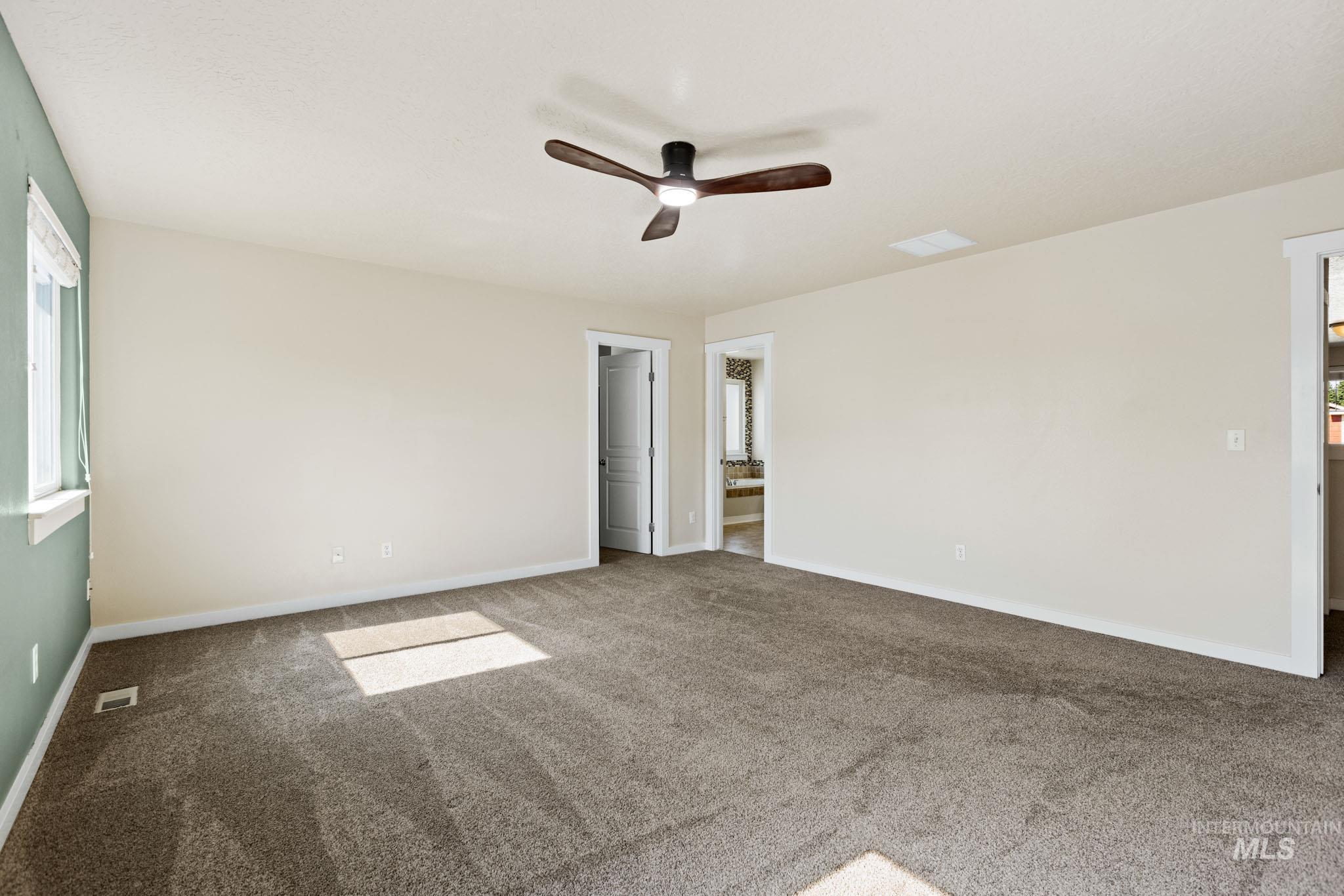 926 N Oxwich Ave, Meridian, Idaho 83642, 5 Bedrooms, 2.5 Bathrooms, Residential For Sale, Price $599,000,MLS 98991437