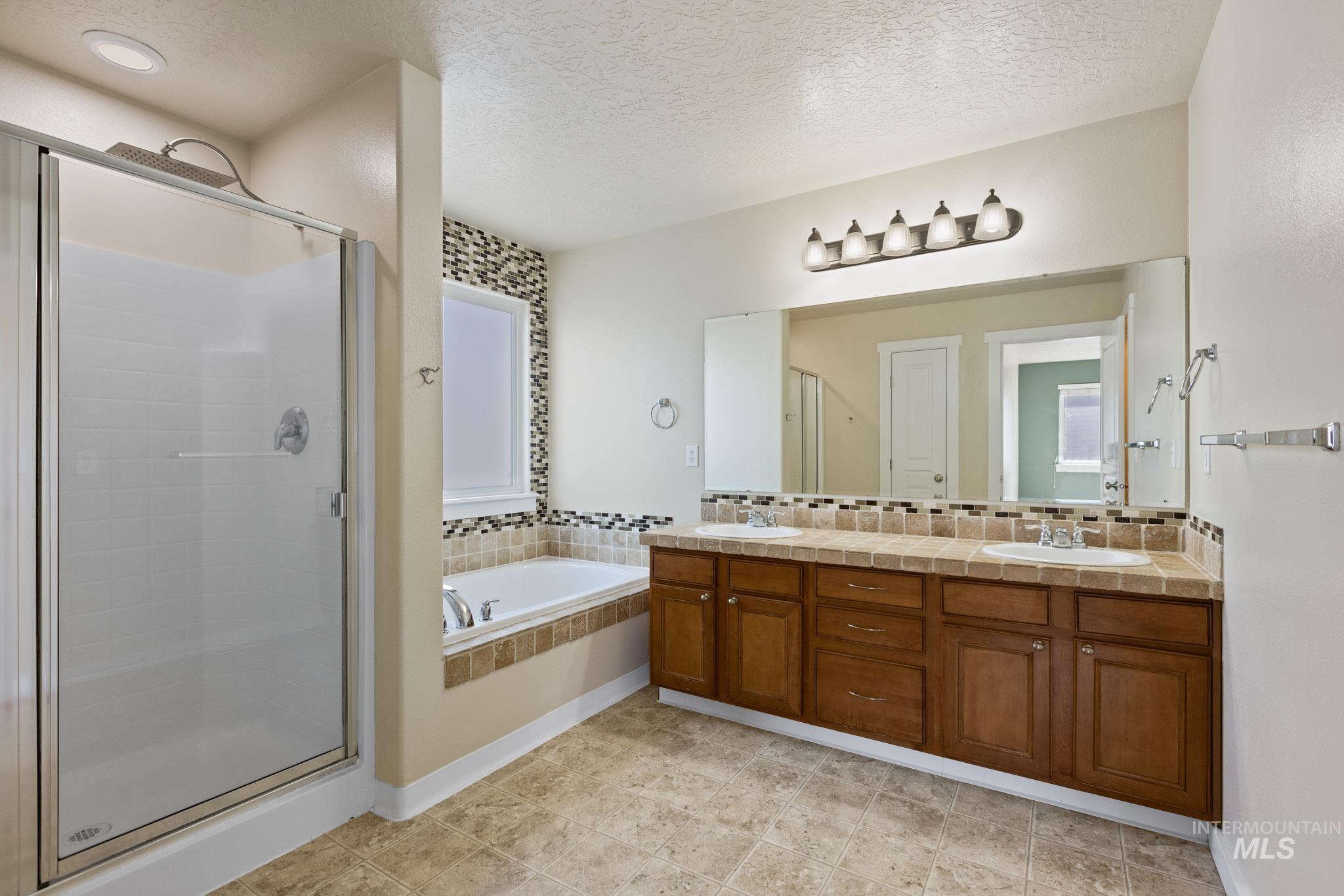 926 N Oxwich Ave, Meridian, Idaho 83642, 5 Bedrooms, 2.5 Bathrooms, Residential For Sale, Price $599,000,MLS 98991437